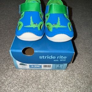 Stride Rite Soft Motion Splash Sandal (size 4.5)